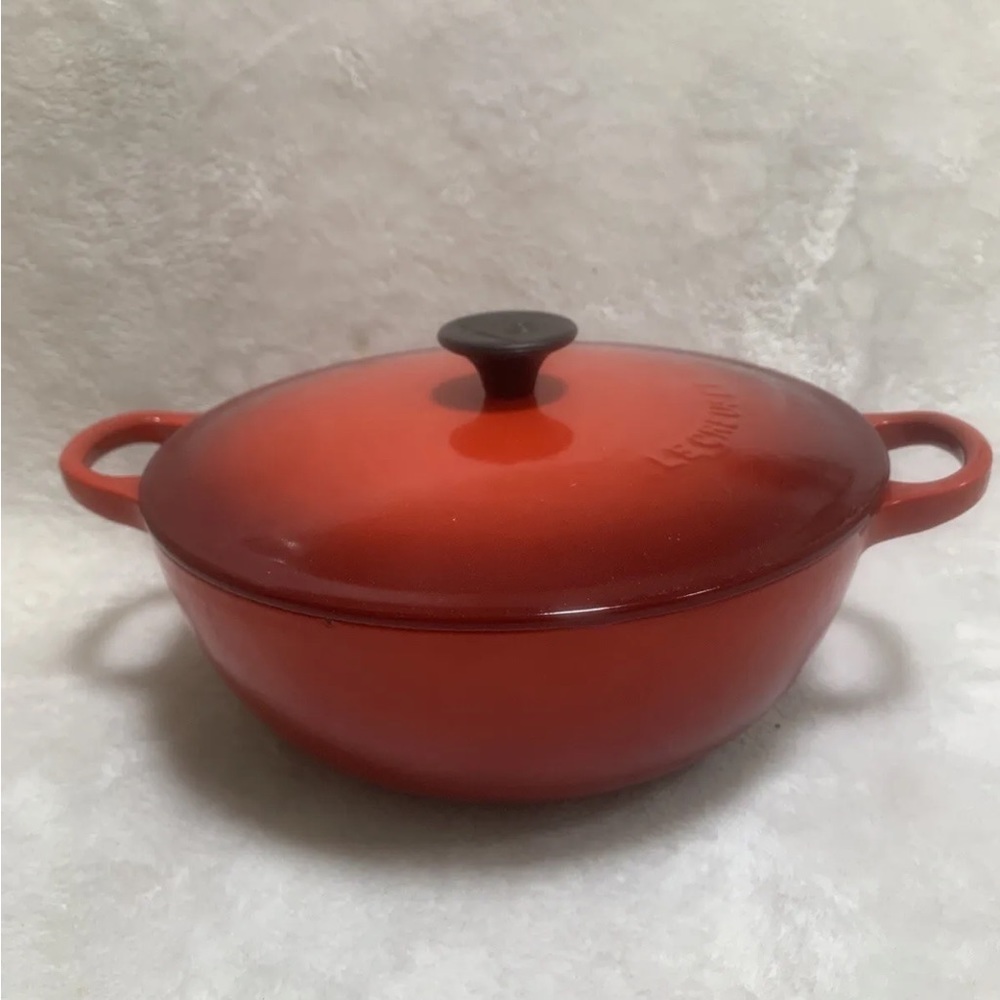 Le Creuset Round Soup Bouillabaisse #22 2 3/4 Qt 2.6L France Cerise